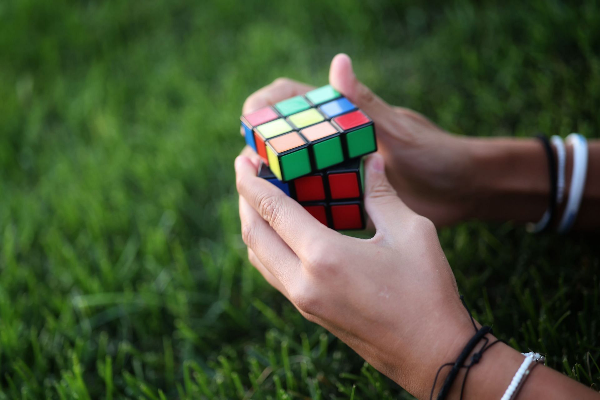 Strategy games haae been proven to be helpful. (Image via Unsplash/Joshua Hoehne)